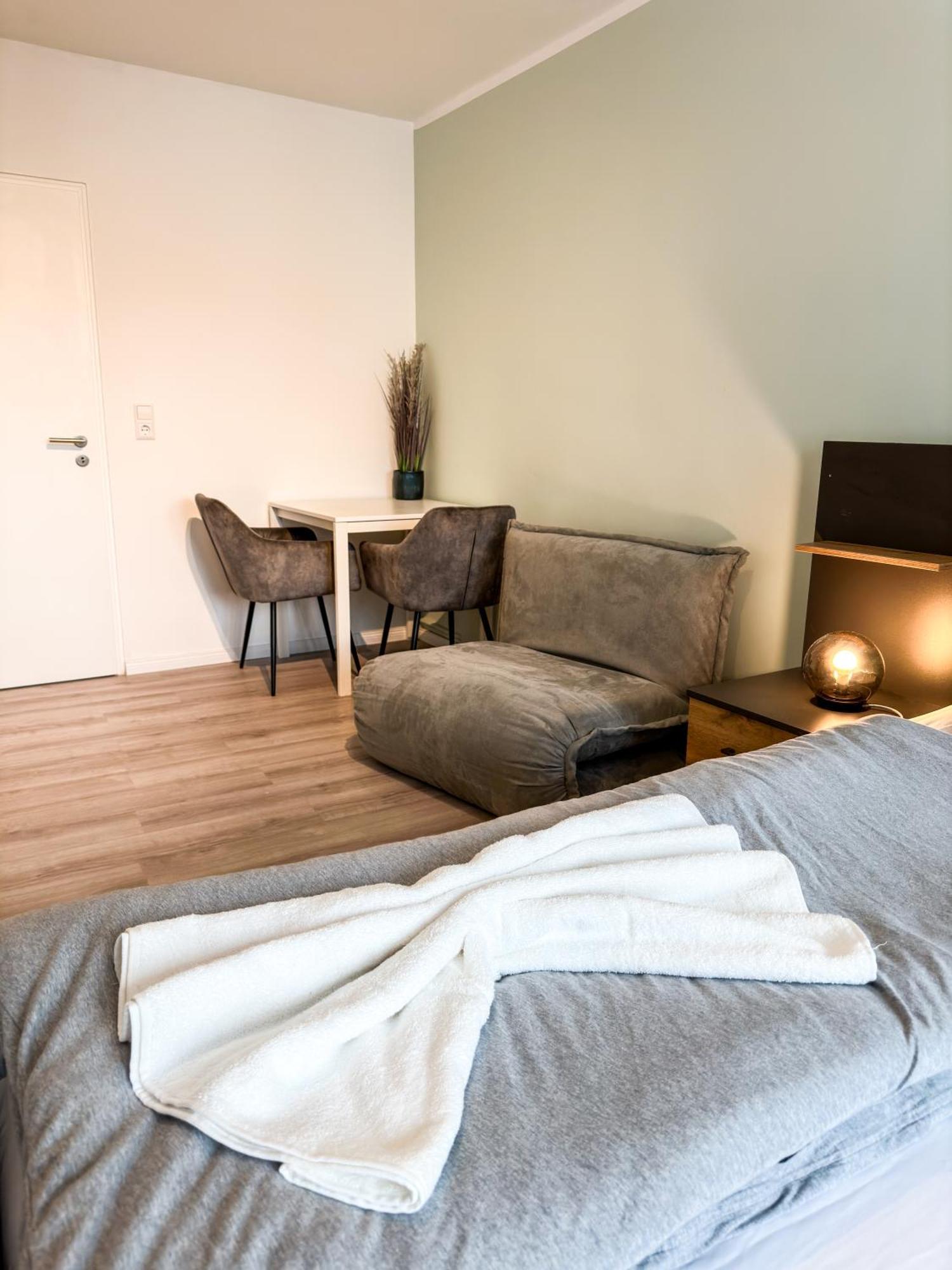 Apartment Fuer 3 Gaeste Mit Kostenlosen Parkplaetzen Und Lift Hannover Exteriör bild